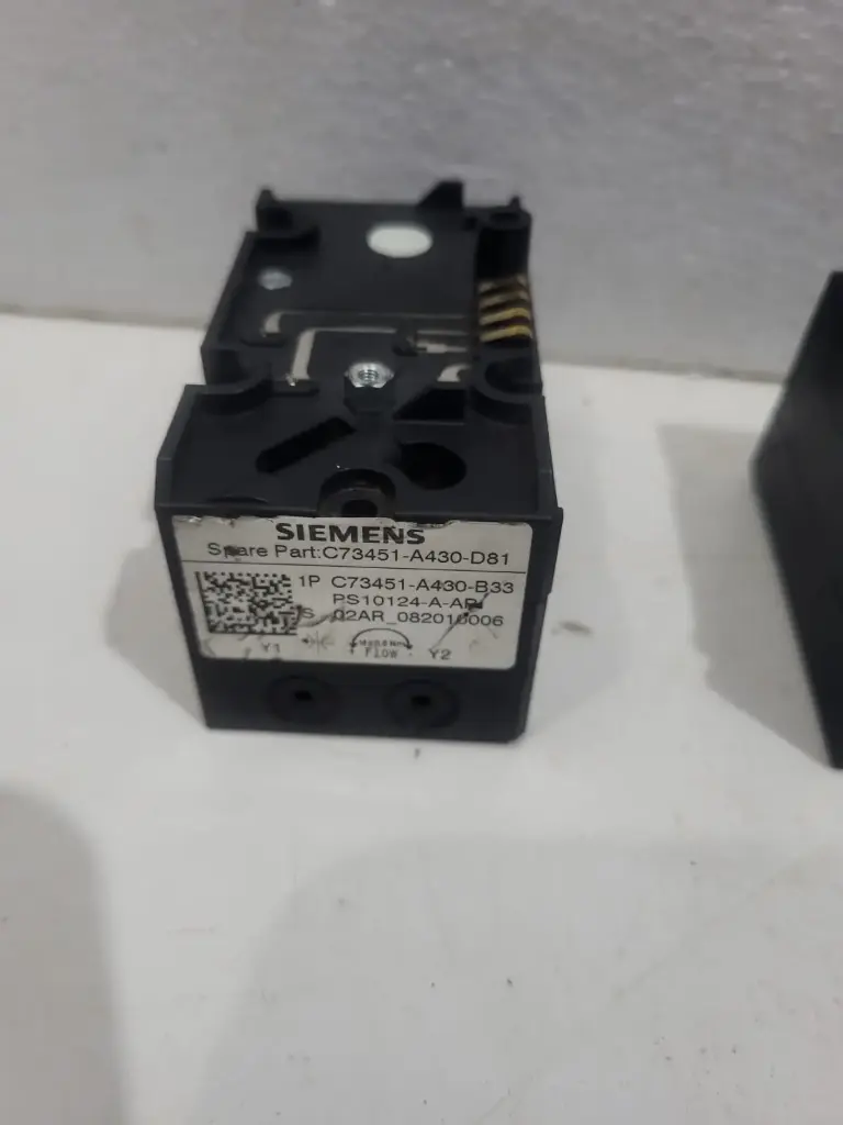 Siemens C73451-A430-B33 Pneumatic block unit for SIPART PS2 [Model 6DR5020-0NG03-0AA9]