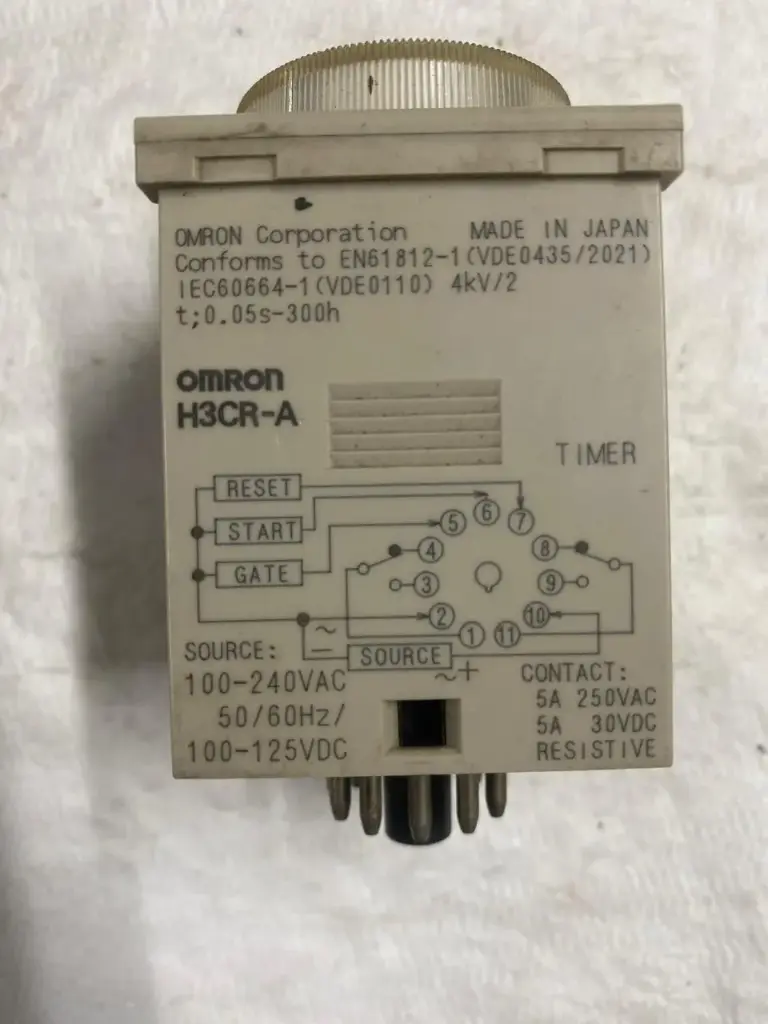 Omron H3CR-A 0-12 Sec 100-240V AC