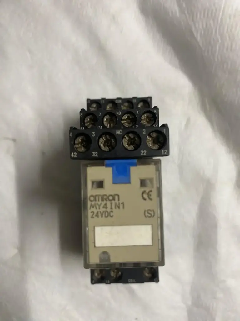 Omron MY4IN1 24VDC + Socket PYF 14-ESS-B