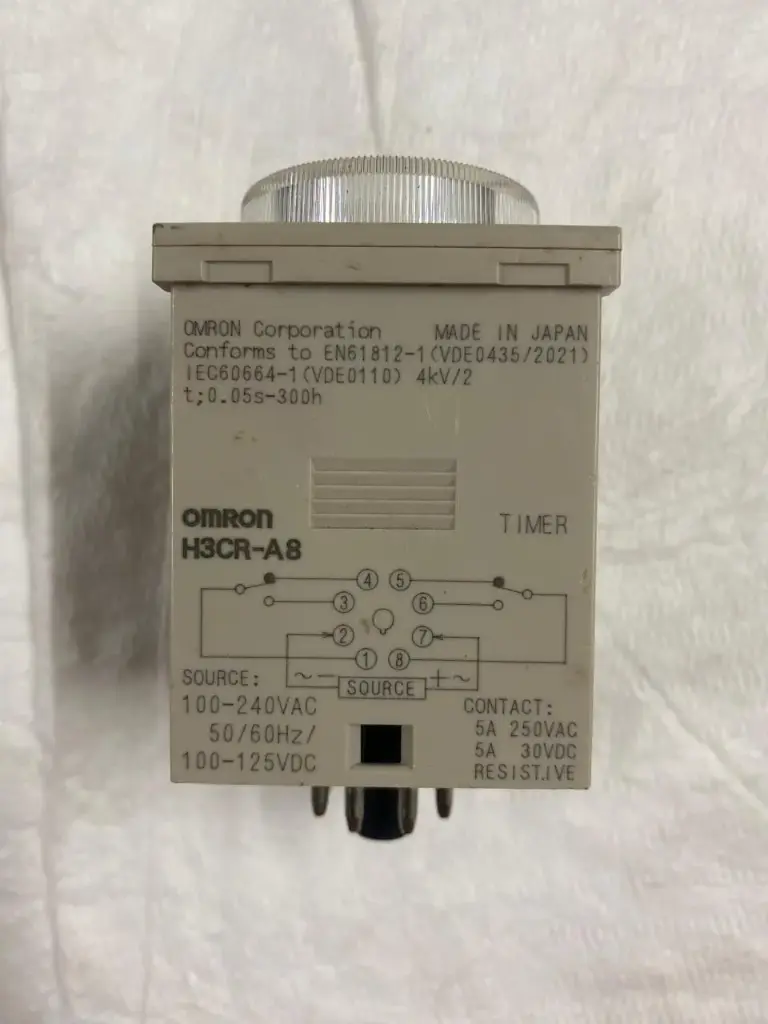 Omron H3CR-A8 Timer – 100–240V AC / 100–125V DC