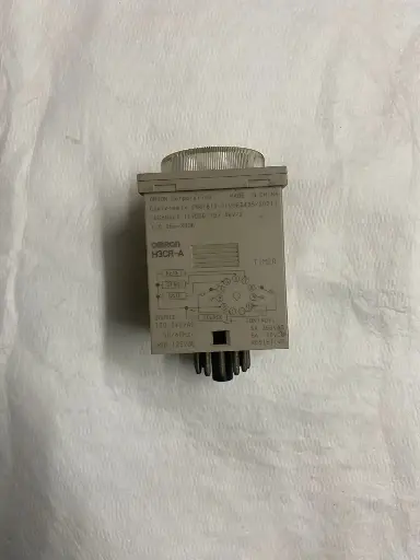 Omron H3CR-A Timer 0-30 Sec  100-240VAC