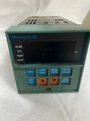 Honeywell DC3002-0-000-1-00-0111 Temperature Controller 240VAC 60HZ