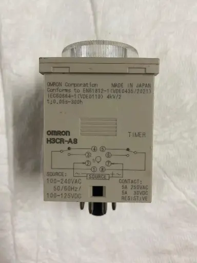 Omron H3CR-A8 Timer – 100–240V AC / 100–125V DC